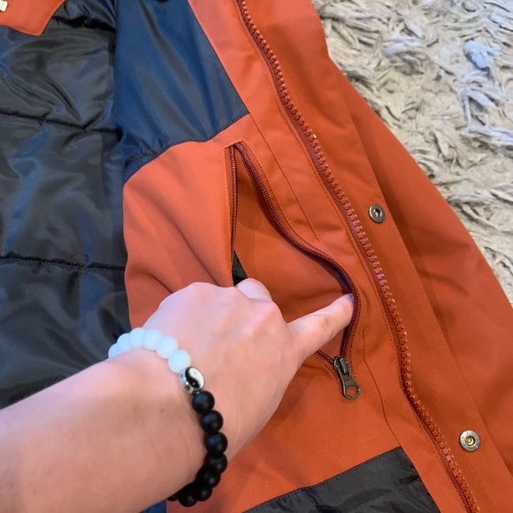 FJALLRAVEN MENS NWT NUUK JACKET. Size MEDIUM - Picture 7 of 16